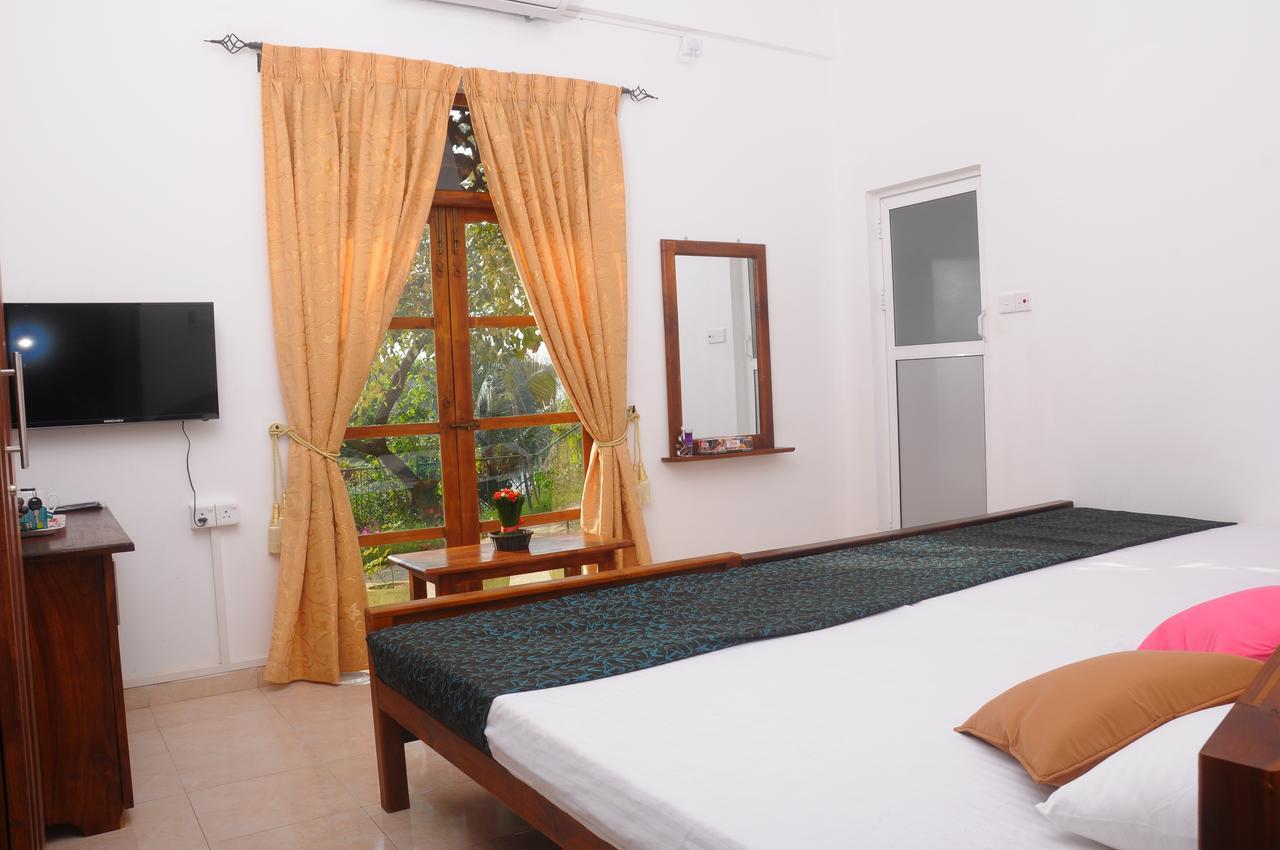Colombo Hotel By Colombo Village Esterno foto